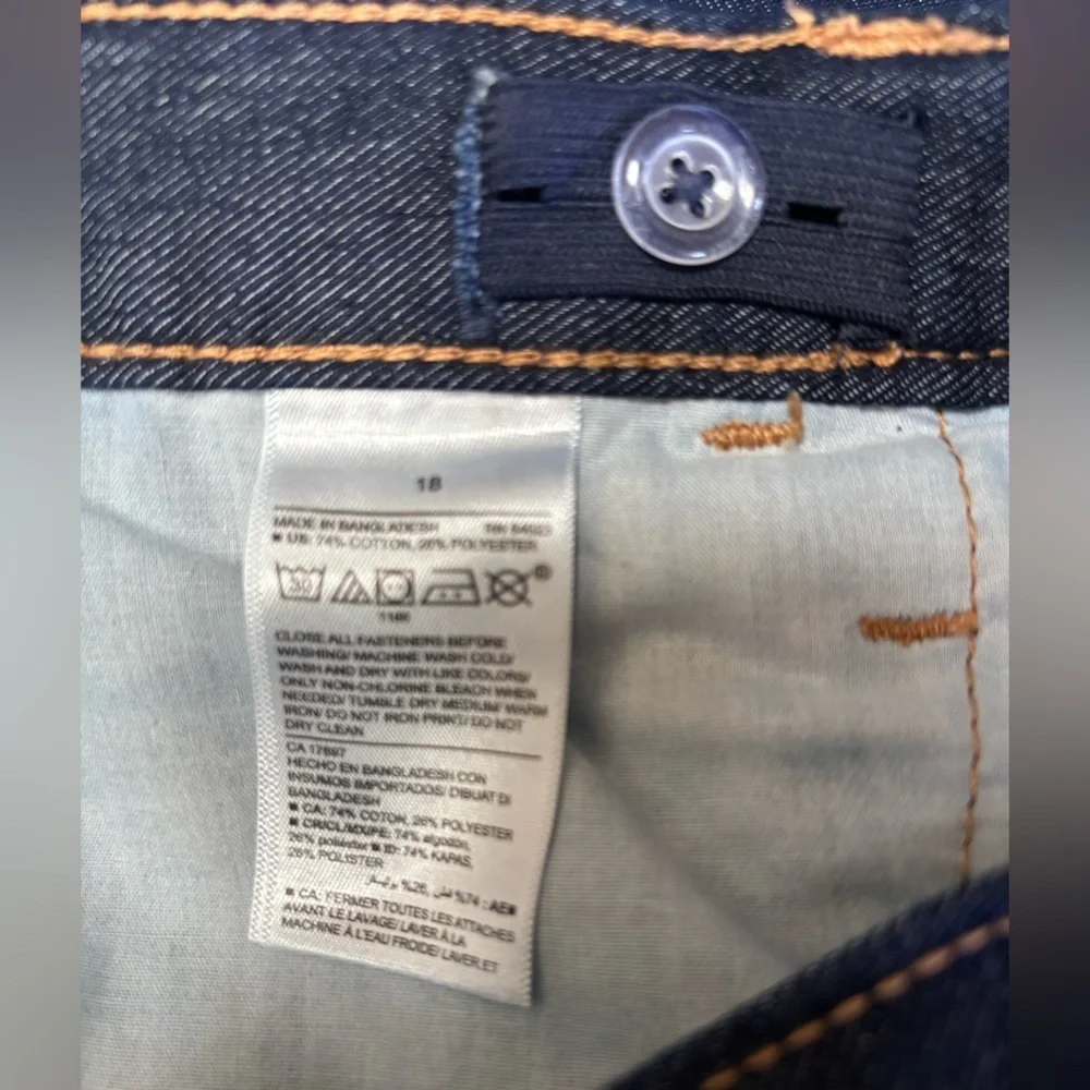 OLD NAVY BOYS BLUE DENIM CLASSIC STRAIGHT LEG BUILT IN FLEX JEANS SIZE 18 NWT